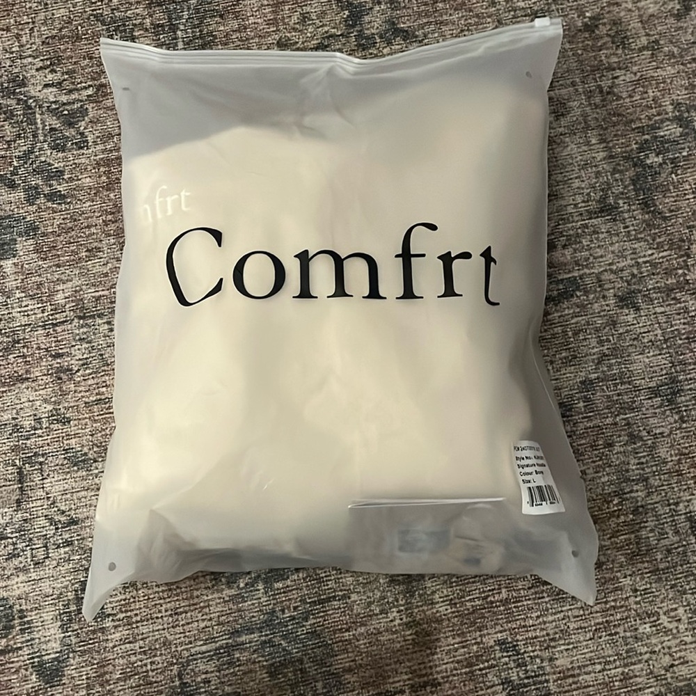 NEVER WORN NWT Comfrt original hoodie